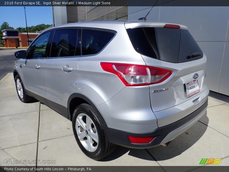 Ingot Silver Metallic / Medium Light Stone 2016 Ford Escape SE