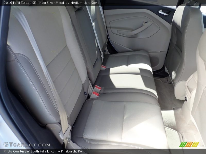 Ingot Silver Metallic / Medium Light Stone 2016 Ford Escape SE