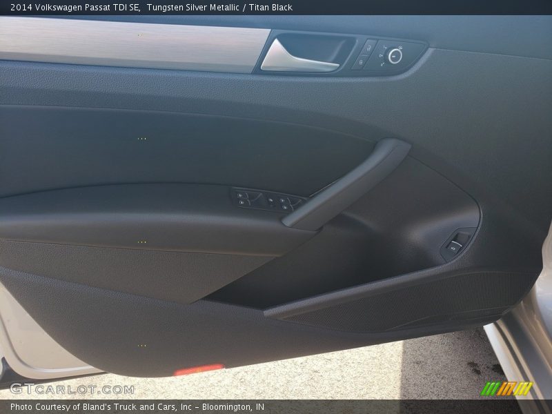 Tungsten Silver Metallic / Titan Black 2014 Volkswagen Passat TDI SE