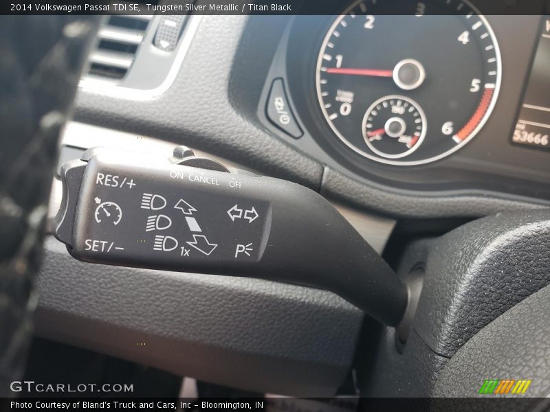 Tungsten Silver Metallic / Titan Black 2014 Volkswagen Passat TDI SE