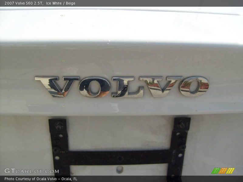Ice White / Beige 2007 Volvo S60 2.5T