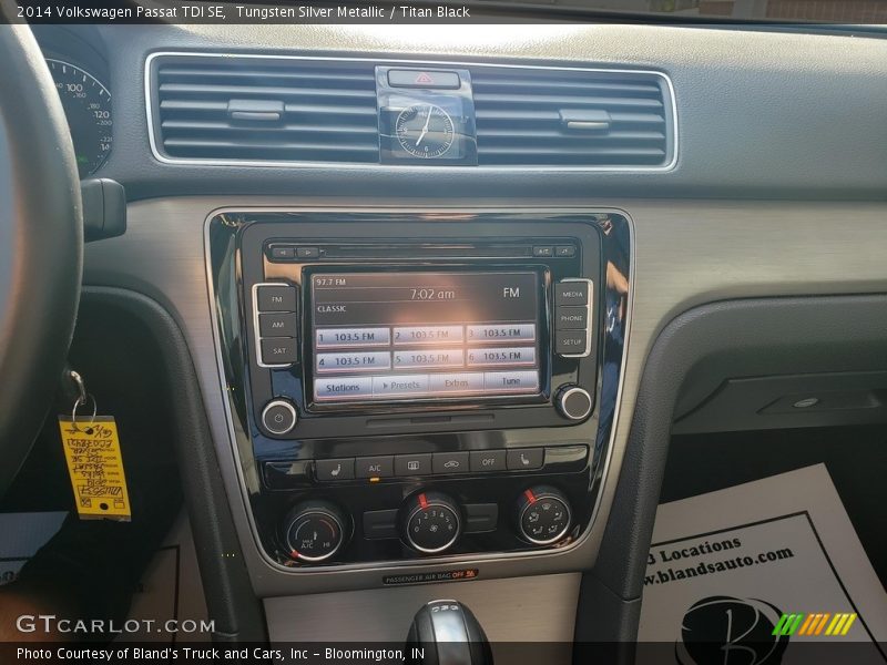 Tungsten Silver Metallic / Titan Black 2014 Volkswagen Passat TDI SE