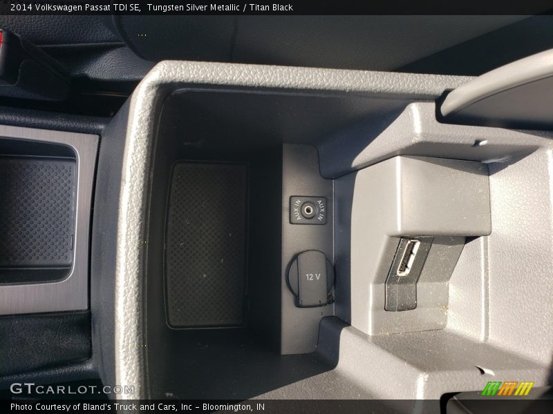 Tungsten Silver Metallic / Titan Black 2014 Volkswagen Passat TDI SE