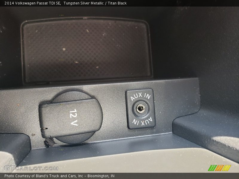 Tungsten Silver Metallic / Titan Black 2014 Volkswagen Passat TDI SE
