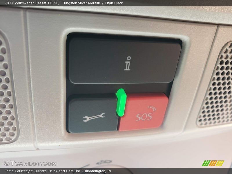 Tungsten Silver Metallic / Titan Black 2014 Volkswagen Passat TDI SE
