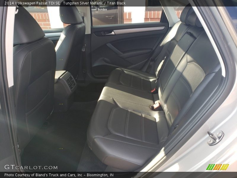 Tungsten Silver Metallic / Titan Black 2014 Volkswagen Passat TDI SE