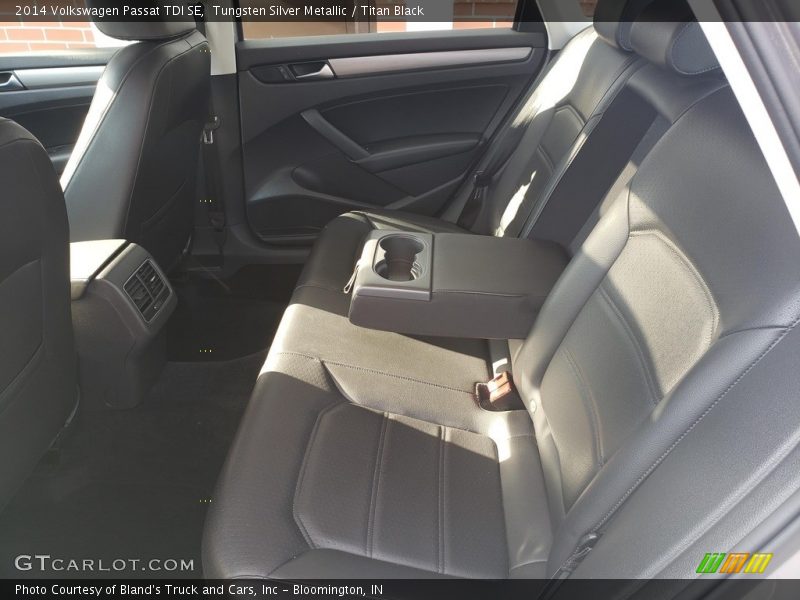 Tungsten Silver Metallic / Titan Black 2014 Volkswagen Passat TDI SE