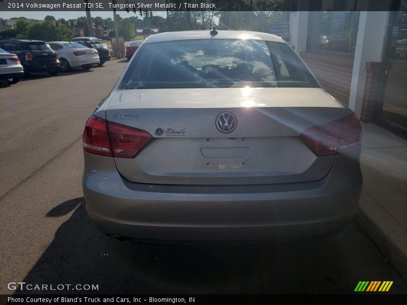 Tungsten Silver Metallic / Titan Black 2014 Volkswagen Passat TDI SE