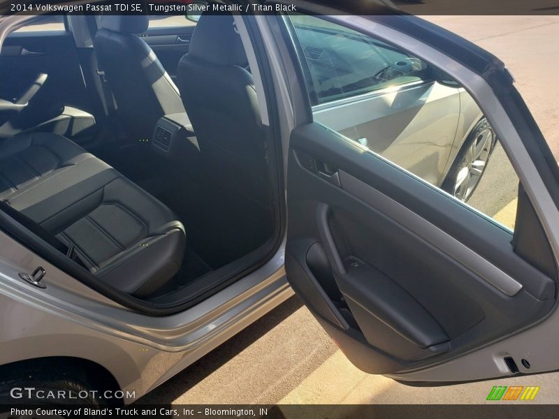Tungsten Silver Metallic / Titan Black 2014 Volkswagen Passat TDI SE