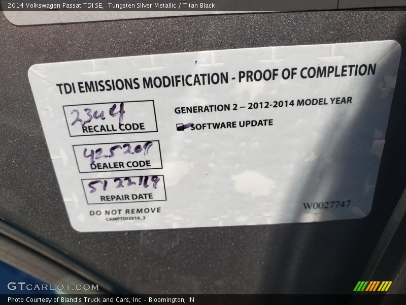 Tungsten Silver Metallic / Titan Black 2014 Volkswagen Passat TDI SE