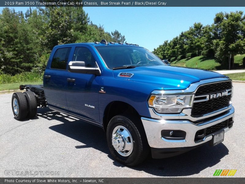  2019 3500 Tradesman Crew Cab 4x4 Chassis Blue Streak Pearl