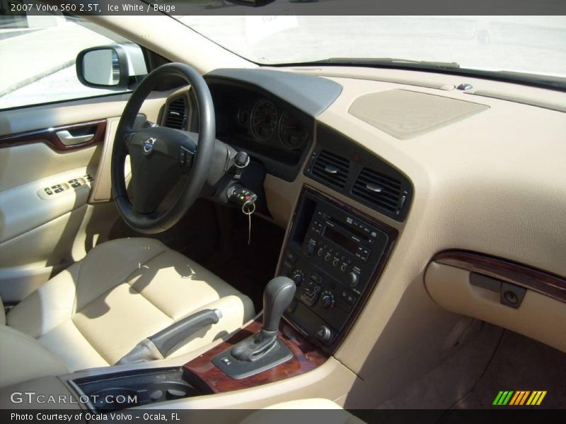 Ice White / Beige 2007 Volvo S60 2.5T