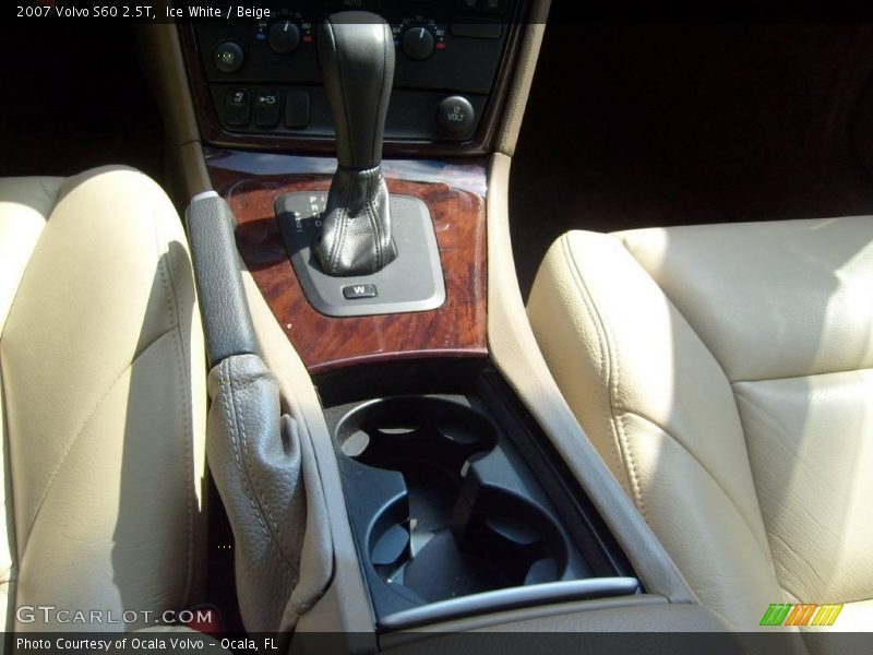 Ice White / Beige 2007 Volvo S60 2.5T