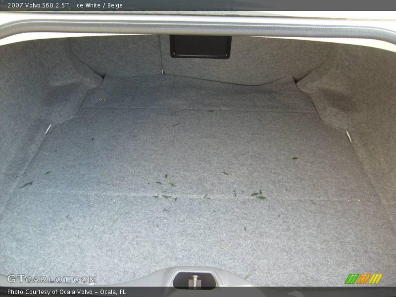 Ice White / Beige 2007 Volvo S60 2.5T