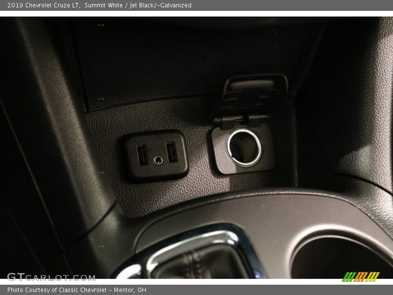 Summit White / Jet Black/­Galvanized 2019 Chevrolet Cruze LT