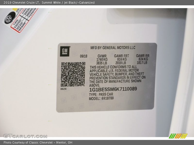 Summit White / Jet Black/­Galvanized 2019 Chevrolet Cruze LT