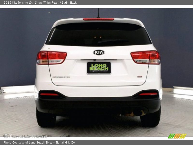 Snow White Pearl / Satin Black 2016 Kia Sorento LX