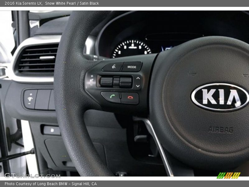 Snow White Pearl / Satin Black 2016 Kia Sorento LX