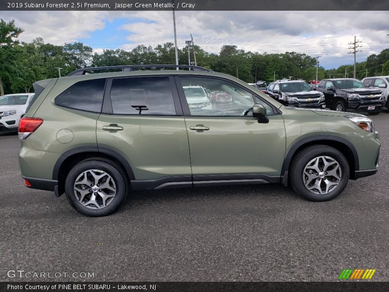Jasper Green Metallic / Gray 2019 Subaru Forester 2.5i Premium