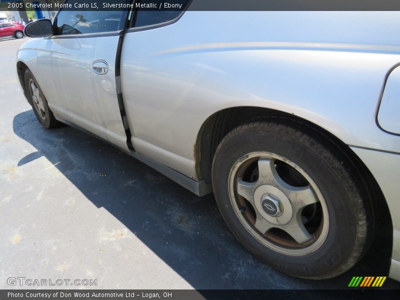 Silverstone Metallic / Ebony 2005 Chevrolet Monte Carlo LS