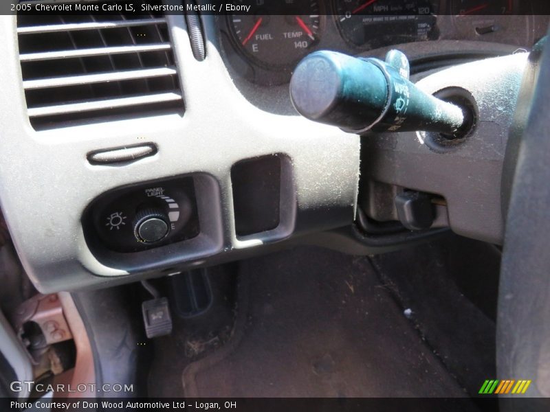 Silverstone Metallic / Ebony 2005 Chevrolet Monte Carlo LS