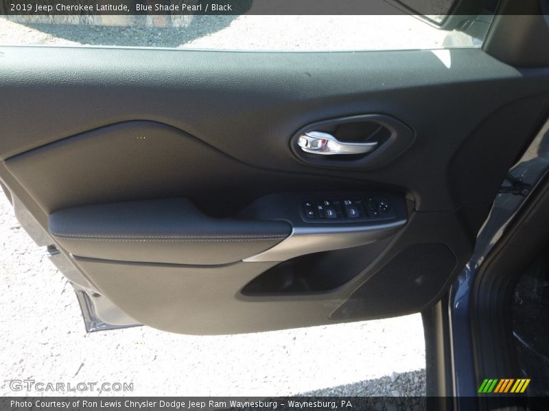 Blue Shade Pearl / Black 2019 Jeep Cherokee Latitude