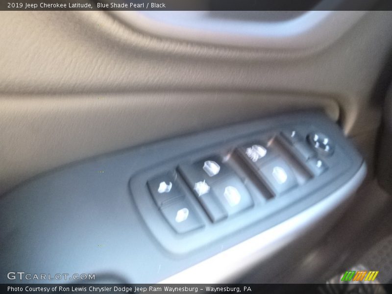 Blue Shade Pearl / Black 2019 Jeep Cherokee Latitude
