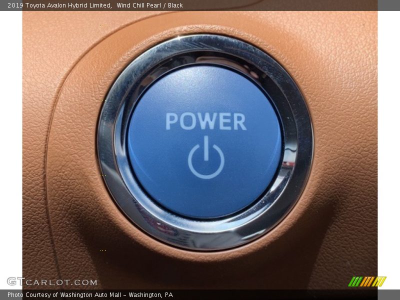Wind Chill Pearl / Black 2019 Toyota Avalon Hybrid Limited