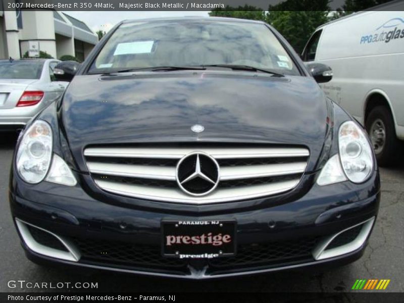 Majestic Black Metallic / Macadamia 2007 Mercedes-Benz R 350 4Matic