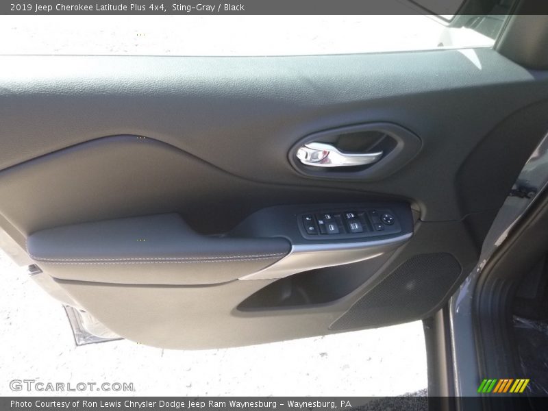 Sting-Gray / Black 2019 Jeep Cherokee Latitude Plus 4x4