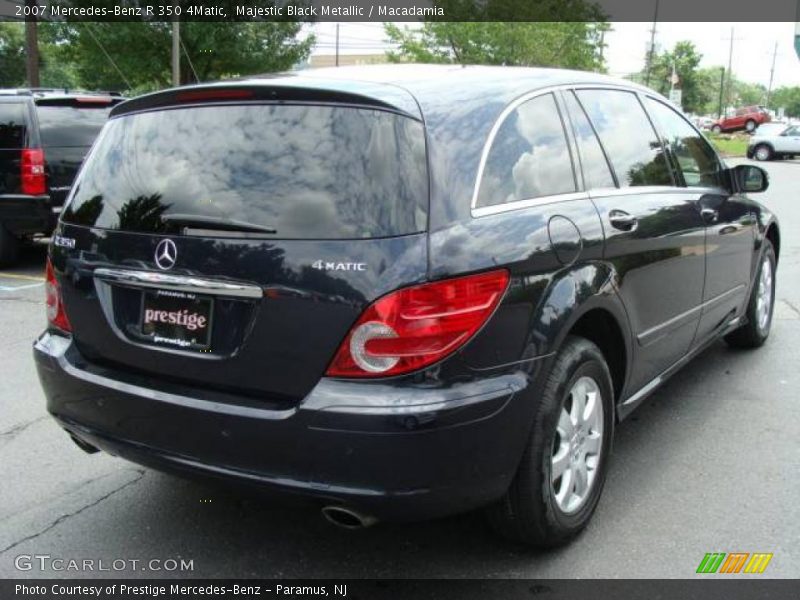 Majestic Black Metallic / Macadamia 2007 Mercedes-Benz R 350 4Matic