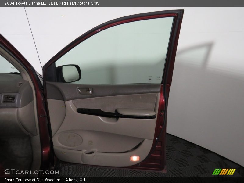 Salsa Red Pearl / Stone Gray 2004 Toyota Sienna LE