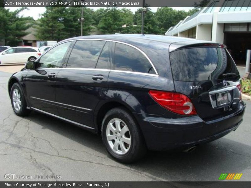 Majestic Black Metallic / Macadamia 2007 Mercedes-Benz R 350 4Matic