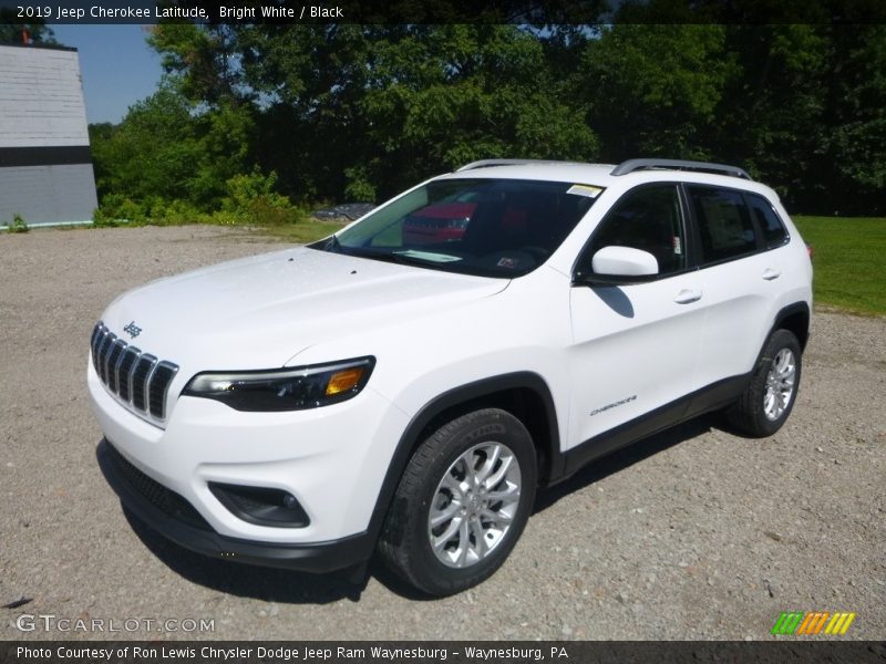 Bright White / Black 2019 Jeep Cherokee Latitude