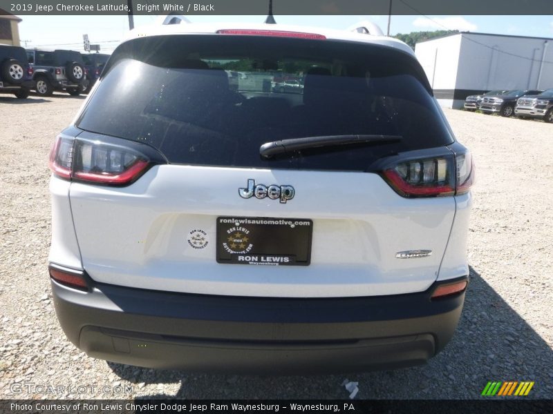 Bright White / Black 2019 Jeep Cherokee Latitude