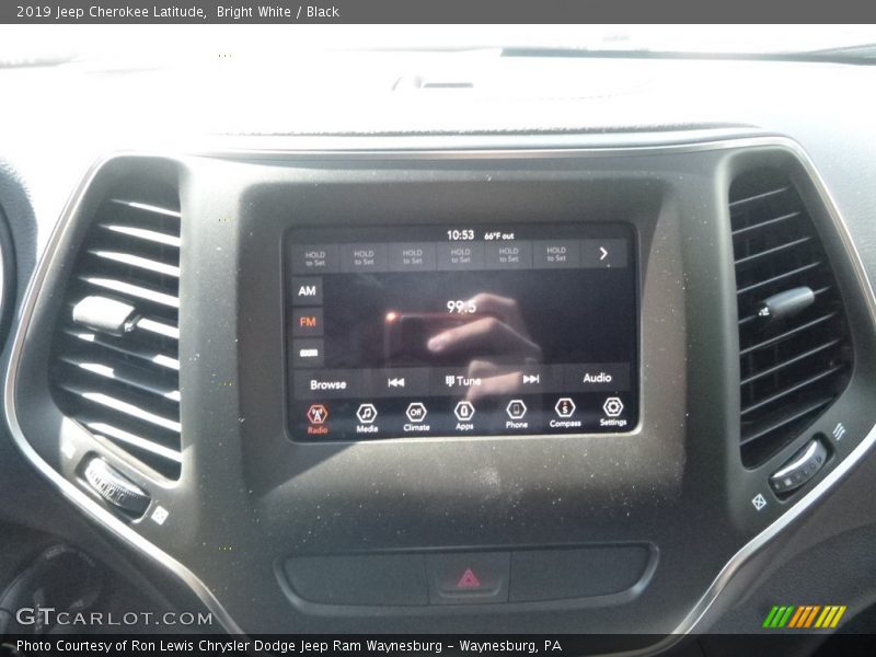 Bright White / Black 2019 Jeep Cherokee Latitude