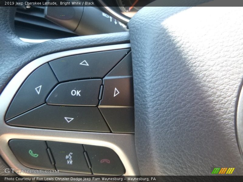 Bright White / Black 2019 Jeep Cherokee Latitude