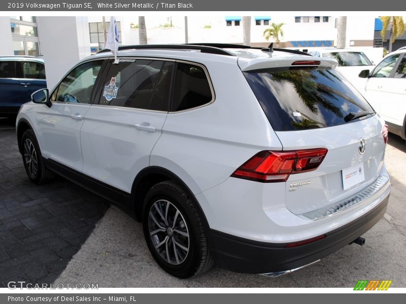 White Silver Metallic / Titan Black 2019 Volkswagen Tiguan SE