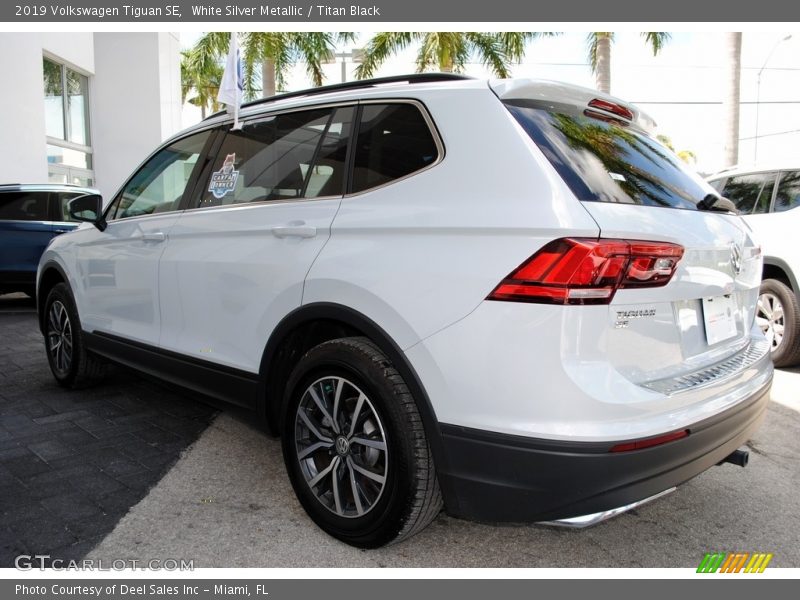 White Silver Metallic / Titan Black 2019 Volkswagen Tiguan SE