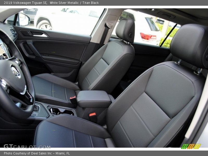 White Silver Metallic / Titan Black 2019 Volkswagen Tiguan SE