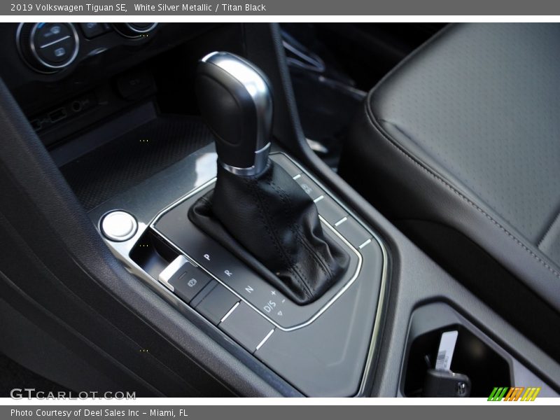White Silver Metallic / Titan Black 2019 Volkswagen Tiguan SE