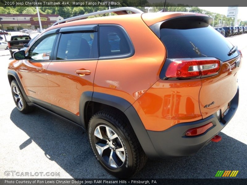 Mango Tango Pearl / Black 2016 Jeep Cherokee Trailhawk 4x4