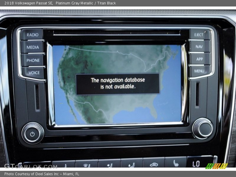 Platinum Gray Metallic / Titan Black 2018 Volkswagen Passat SE