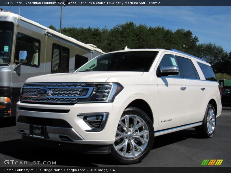Front 3/4 View of 2019 Expedition Platinum 4x4
