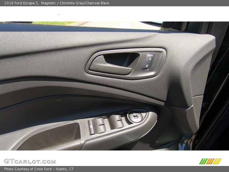 Magnetic / Chromite Gray/Charcoal Black 2019 Ford Escape S