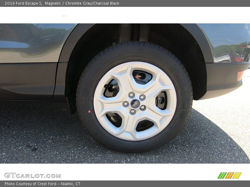 Magnetic / Chromite Gray/Charcoal Black 2019 Ford Escape S