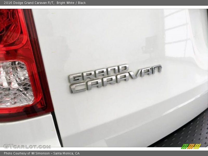 Bright White / Black 2016 Dodge Grand Caravan R/T