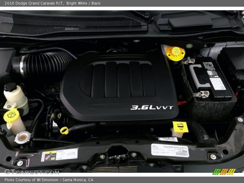 Bright White / Black 2016 Dodge Grand Caravan R/T