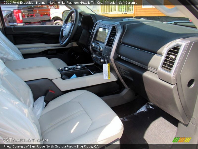 White Platinum Metallic Tri-Coat / Medium Soft Ceramic 2019 Ford Expedition Platinum 4x4