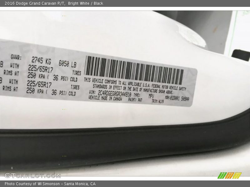 Bright White / Black 2016 Dodge Grand Caravan R/T